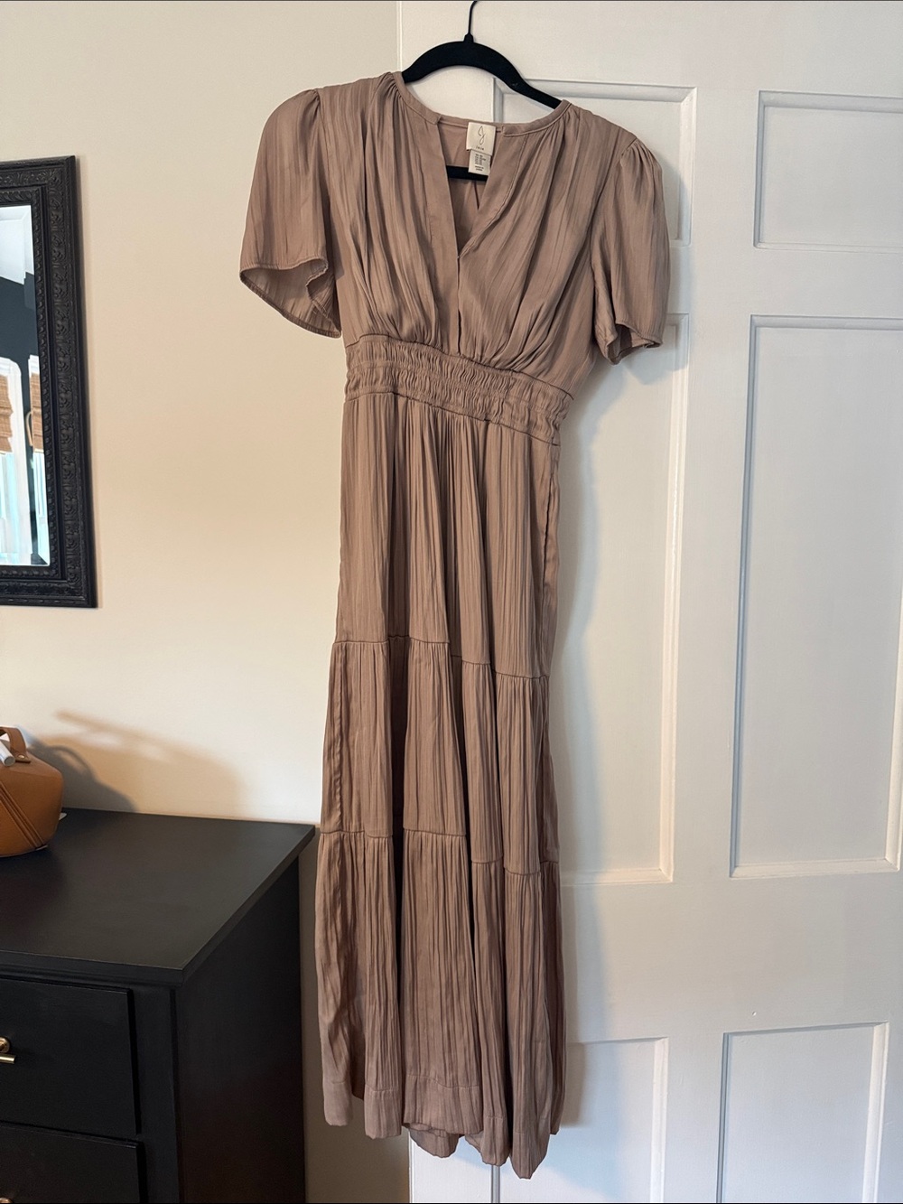 Women's Taupe Short-Sleeve Tiered Maxi Dress